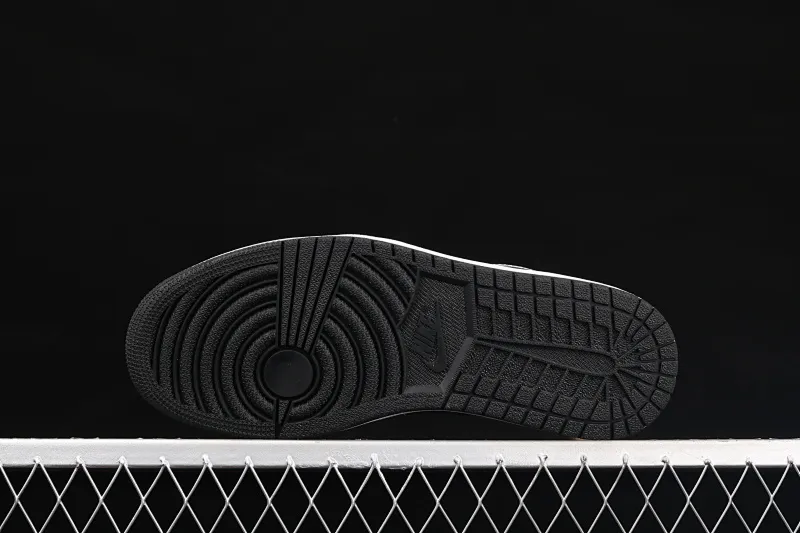 All categories Air Jordan Jordan series basketball shoes Air Jordan 1 Low G version pure original Air Jordan 1 Low AJ1 Joe 1 low-top black silver cultural and leisure sports sneakers DA5551-001